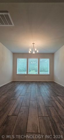 1896 E Tucson Court, Broken Arrow, OK 74011