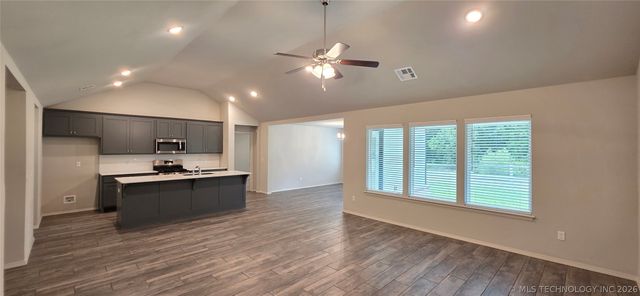 1896 E Tucson Court, Broken Arrow, OK 74011