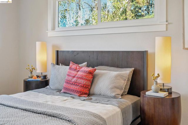 189 Fairlawn Dr, Berkeley, CA 94708