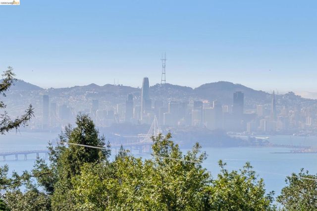189 Fairlawn Dr, Berkeley, CA 94708