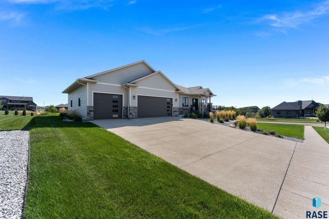 5601 E Chandler Dr Drive, Sioux Falls, SD 57110