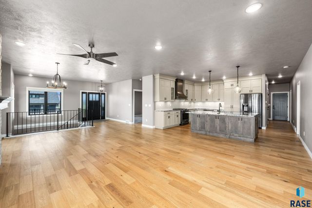 5601 E Chandler Dr Drive, Sioux Falls, SD 57110
