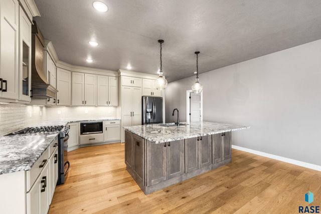 5601 E Chandler Dr Drive, Sioux Falls, SD 57110