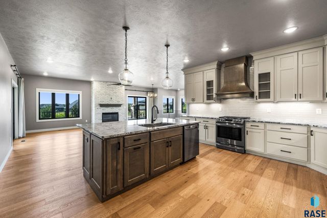 5601 E Chandler Dr Drive, Sioux Falls, SD 57110