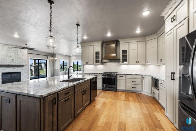 5601 E Chandler Dr Drive, Sioux Falls, SD 57110