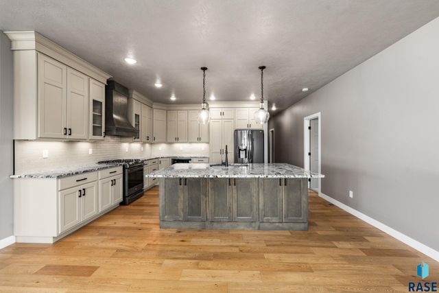 5601 E Chandler Dr Drive, Sioux Falls, SD 57110