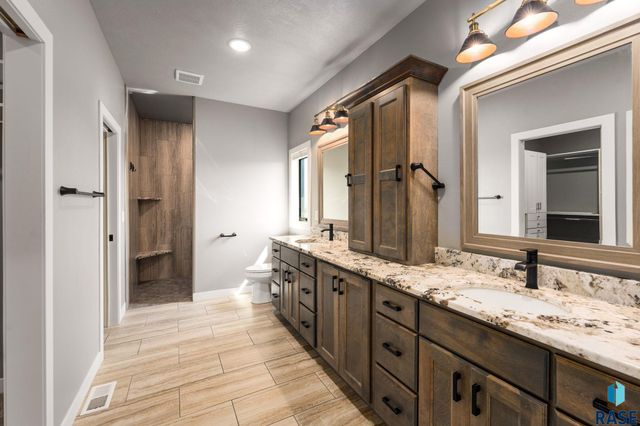5601 E Chandler Dr Drive, Sioux Falls, SD 57110