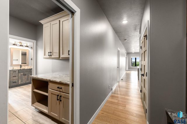 5601 E Chandler Dr Drive, Sioux Falls, SD 57110