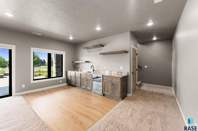 5601 E Chandler Dr Drive, Sioux Falls, SD 57110