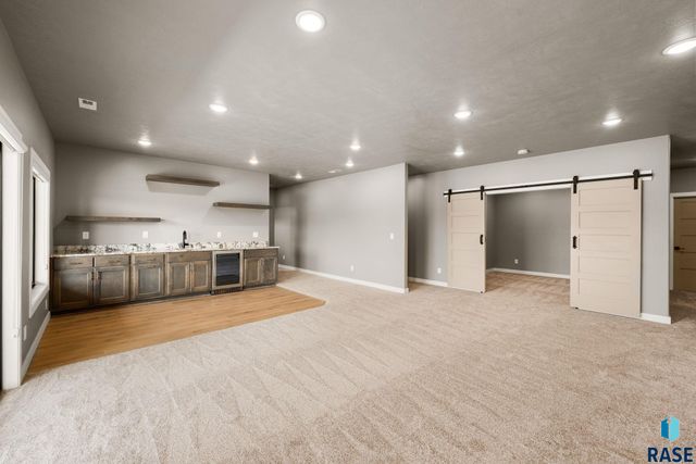 5601 E Chandler Dr Drive, Sioux Falls, SD 57110