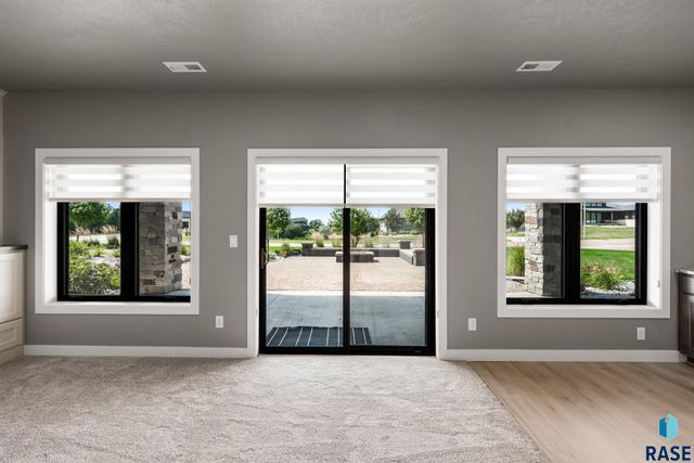 5601 E Chandler Dr Drive, Sioux Falls, SD 57110