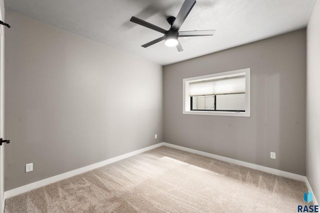 5601 E Chandler Dr Drive, Sioux Falls, SD 57110