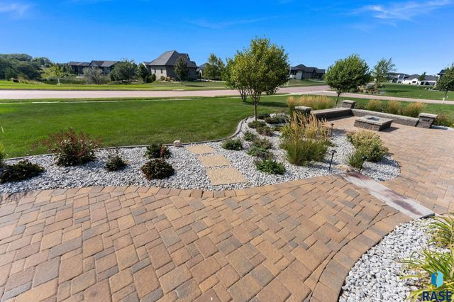 5601 E Chandler Dr Drive, Sioux Falls, SD 57110
