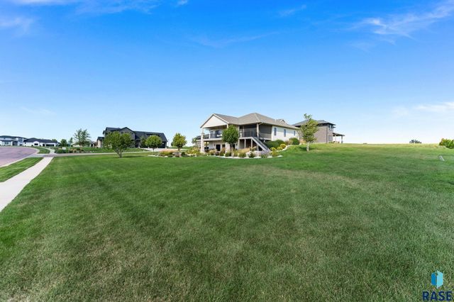 5601 E Chandler Dr Drive, Sioux Falls, SD 57110