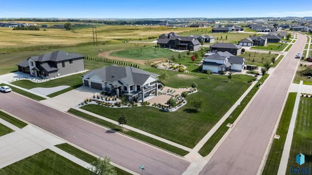 5601 E Chandler Dr Drive, Sioux Falls, SD 57110