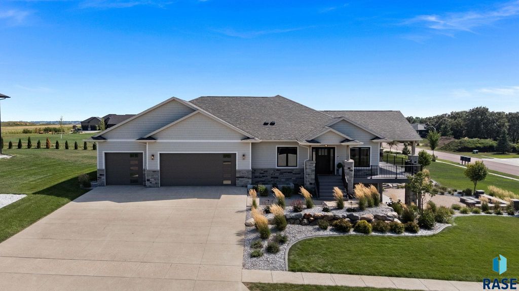 5601 E Chandler Dr Drive, Sioux Falls, SD 57110