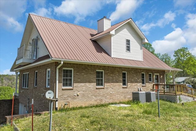 347 Mayberry Dr, Smithville, TN 37166