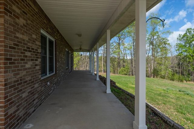 347 Mayberry Dr, Smithville, TN 37166