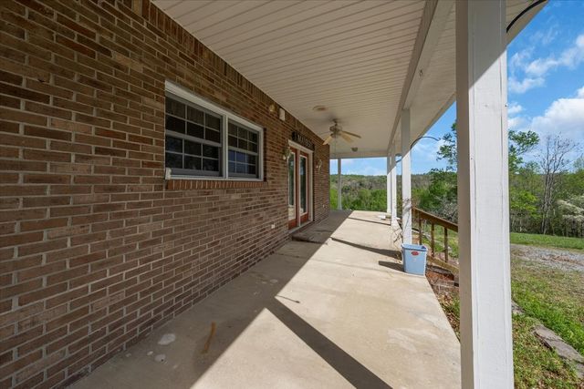 347 Mayberry Dr, Smithville, TN 37166