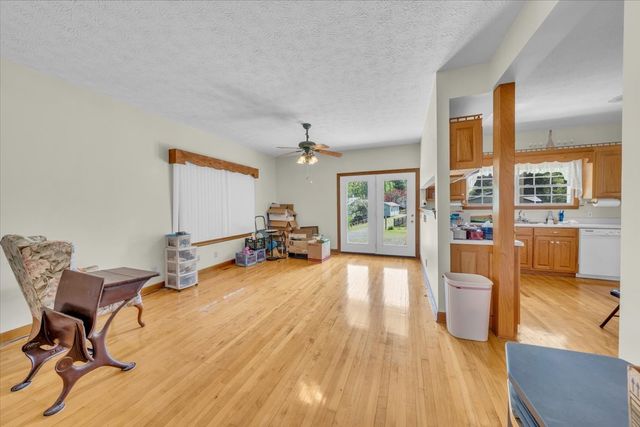 347 Mayberry Dr, Smithville, TN 37166