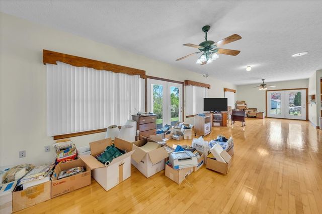 347 Mayberry Dr, Smithville, TN 37166