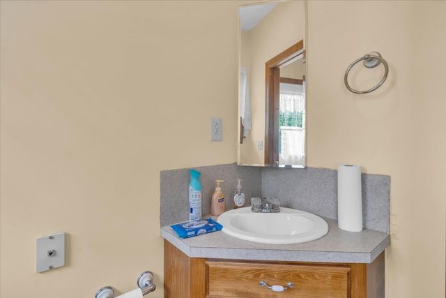 347 Mayberry Dr, Smithville, TN 37166