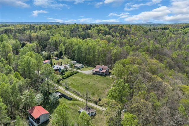 347 Mayberry Dr, Smithville, TN 37166