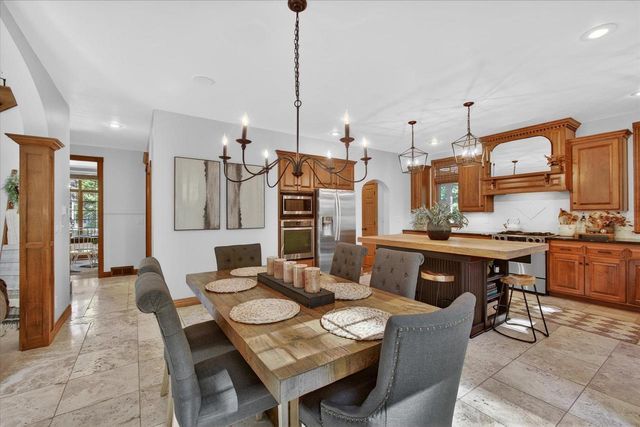 2813 RIVER FOREST HILLS DRIVE, Pulaski, WI 54162