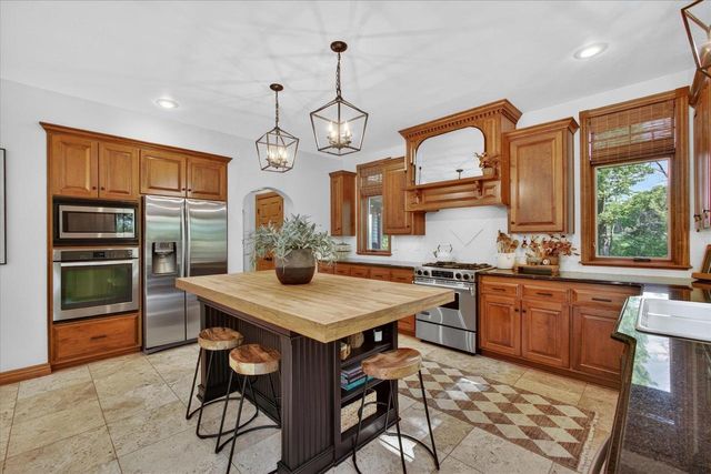 2813 RIVER FOREST HILLS DRIVE, Pulaski, WI 54162