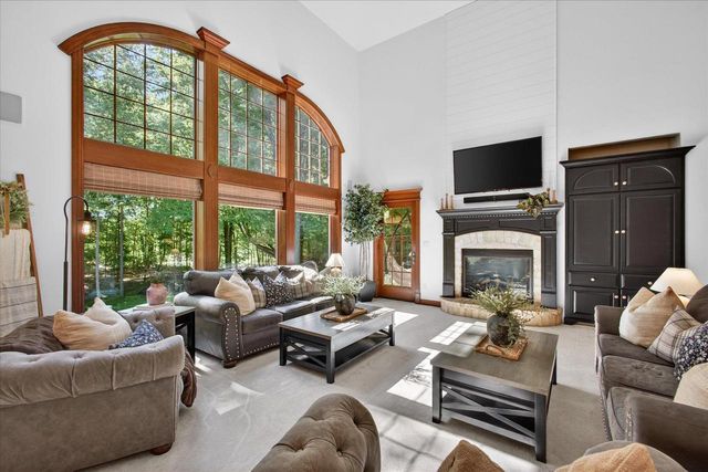 2813 RIVER FOREST HILLS DRIVE, Pulaski, WI 54162