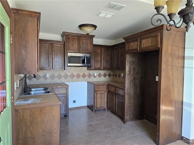 1004 Ivory Avenue, Rio Grande City, TX 78582