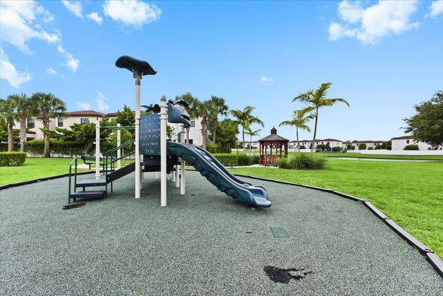 6019 Woods Edge Circle, Riviera Beach, FL 33410