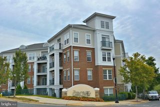 2055 26TH ST S #5-B02, Arlington, VA 22206