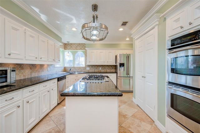 8906 Herts Road, Spring, TX 77379