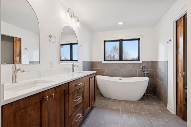 4248 159th Avenue NE, Ham Lake, MN 55304