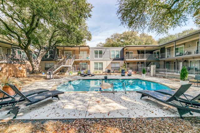 5322 Fleetwood Oaks Avenue 242, Dallas, TX 75235