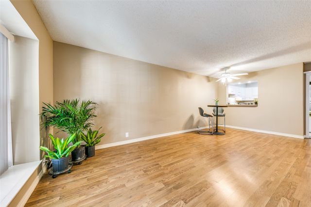 5322 Fleetwood Oaks Avenue 242, Dallas, TX 75235