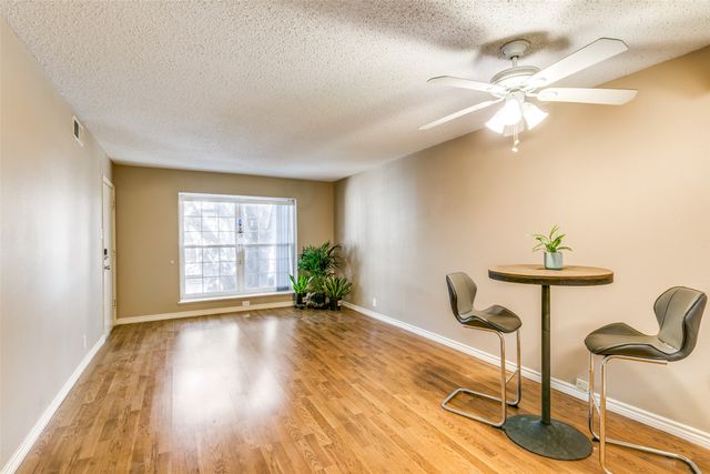 5322 Fleetwood Oaks Avenue 242, Dallas, TX 75235