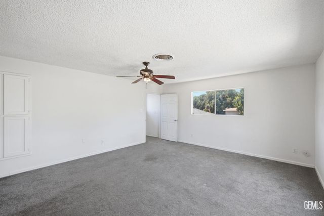 214 LOWELL Drive, Bakersfield, CA 93308