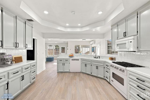 214 LOWELL Drive, Bakersfield, CA 93308