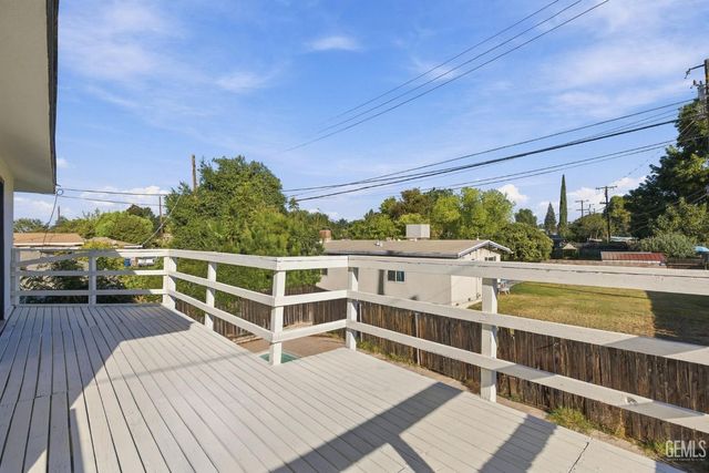 214 LOWELL Drive, Bakersfield, CA 93308