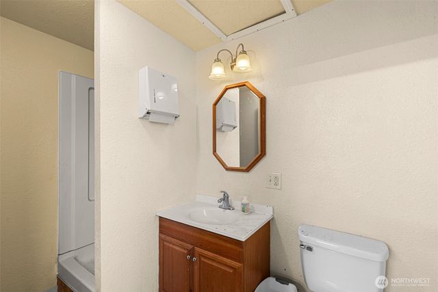 1052 Valley Mall PKWY, East Wenatchee, WA 98802