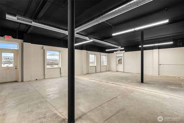 1052 Valley Mall PKWY, East Wenatchee, WA 98802