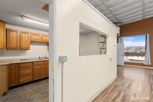 1052 Valley Mall PKWY, East Wenatchee, WA 98802