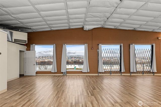 1052 Valley Mall PKWY, East Wenatchee, WA 98802