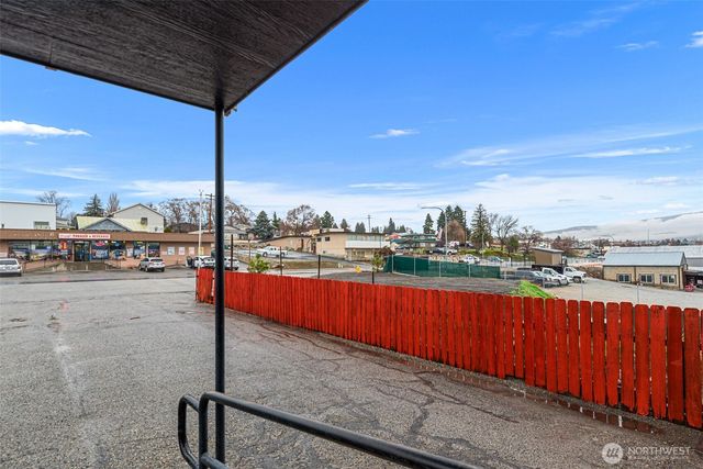 1052 Valley Mall PKWY, East Wenatchee, WA 98802