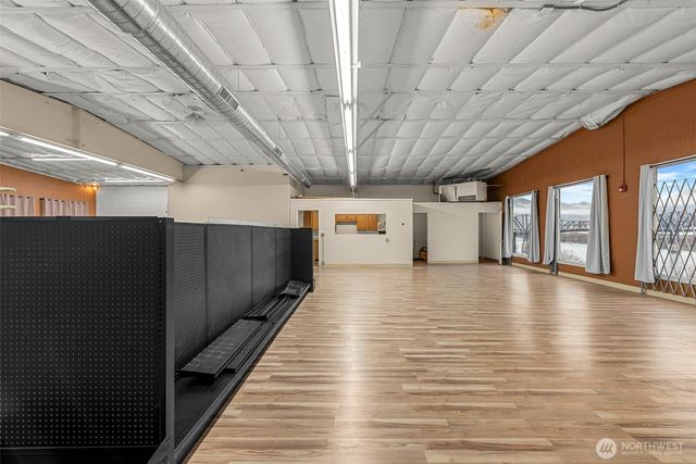 1052 Valley Mall PKWY, East Wenatchee, WA 98802