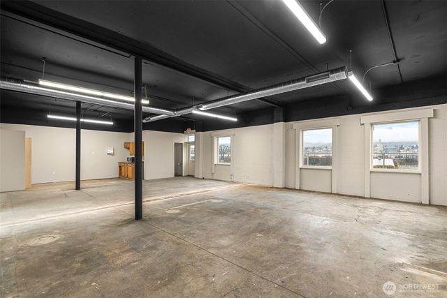 1052 Valley Mall PKWY, East Wenatchee, WA 98802