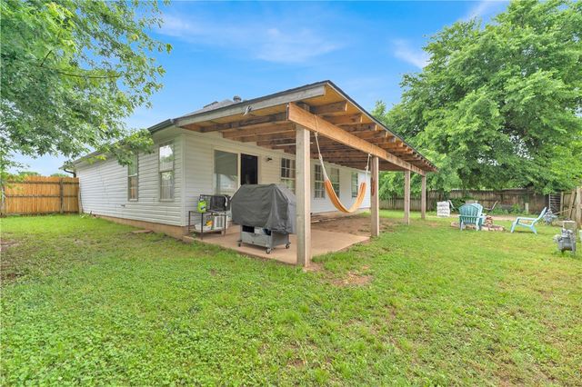 2385 Bering Place, Springdale, AR 72764