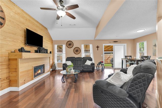 2385 Bering Place, Springdale, AR 72764